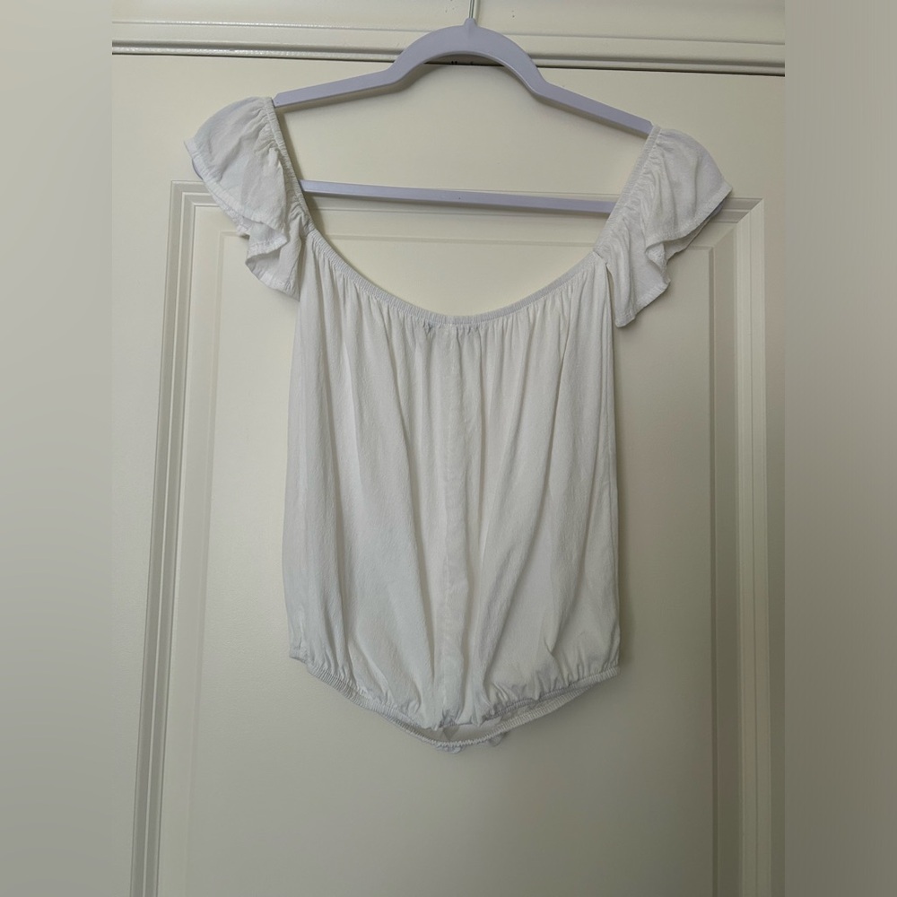 Brandy Melville Off The Shoulder Beccah Crop Top White One Size - Picture 4 of 5